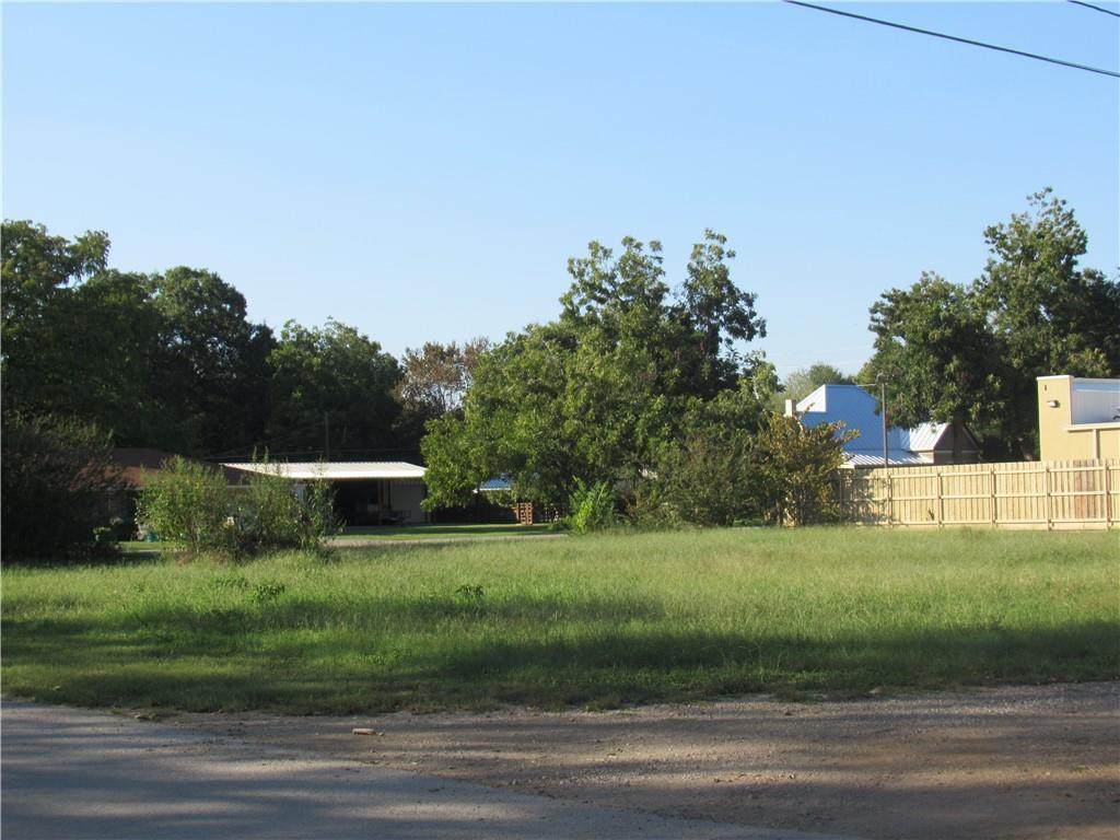 1103 2nd St - Photo 1