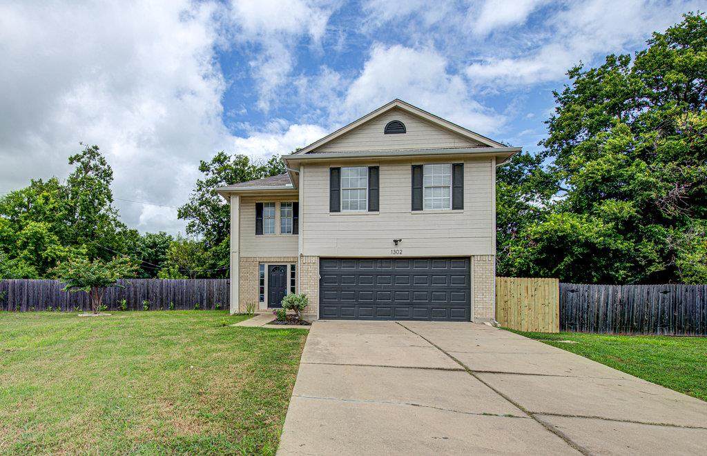 1302 Crete Ln - Photo 1