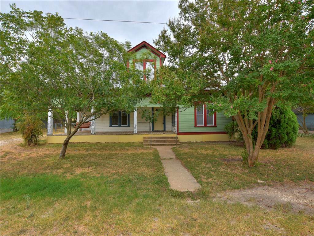 205 Adams - Photo 1