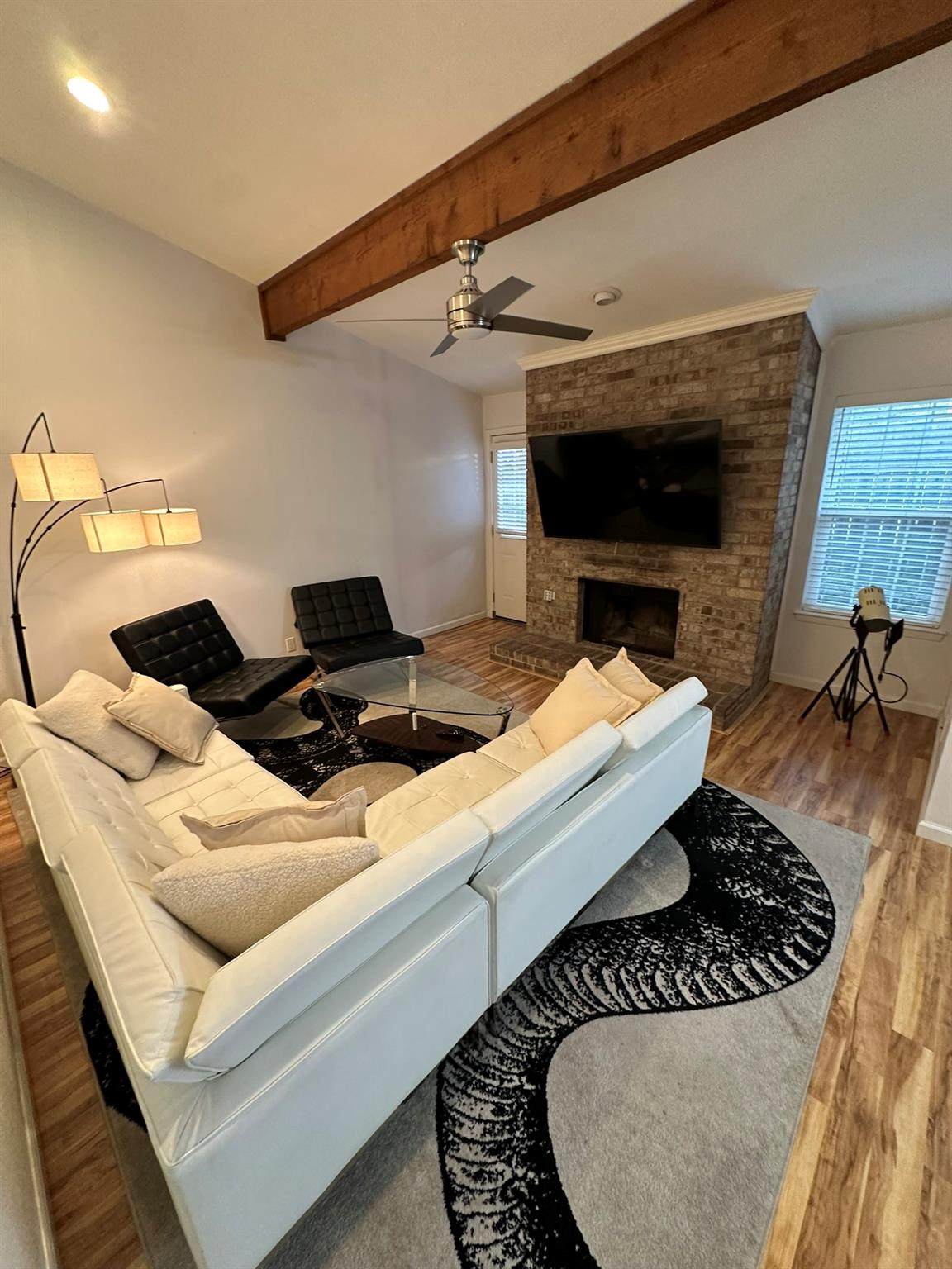 2907 Pearl St - Photo 1