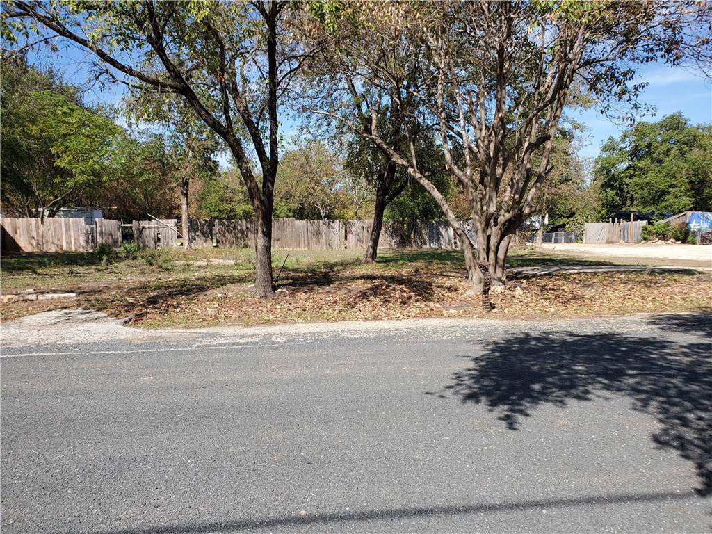 402 Milam St - Photo 1