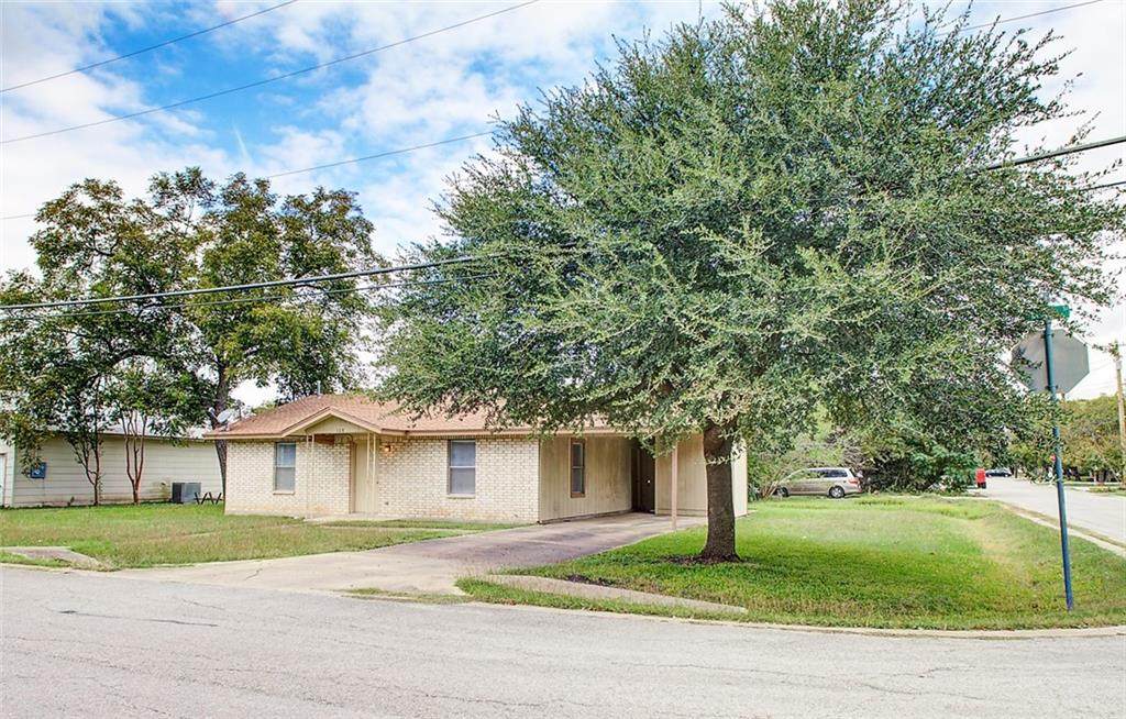 108 Pecan St - Photo 1