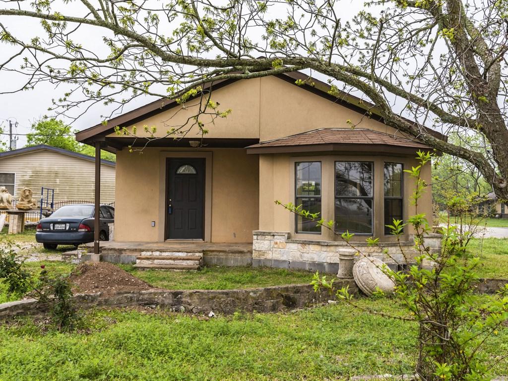 1203 Center St W Cisneros St - Photo 1