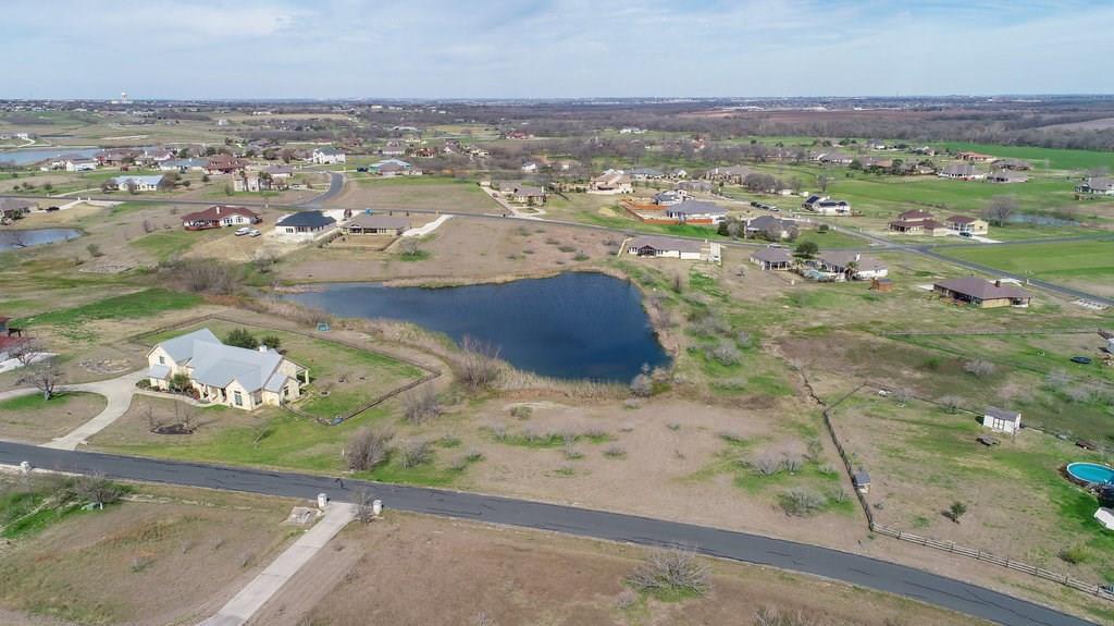 337 Comanche Cir - Photo 1