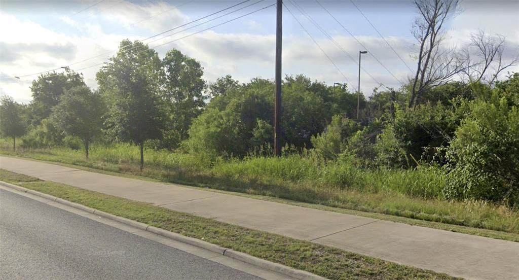 8701 Highway 290 - Photo 1
