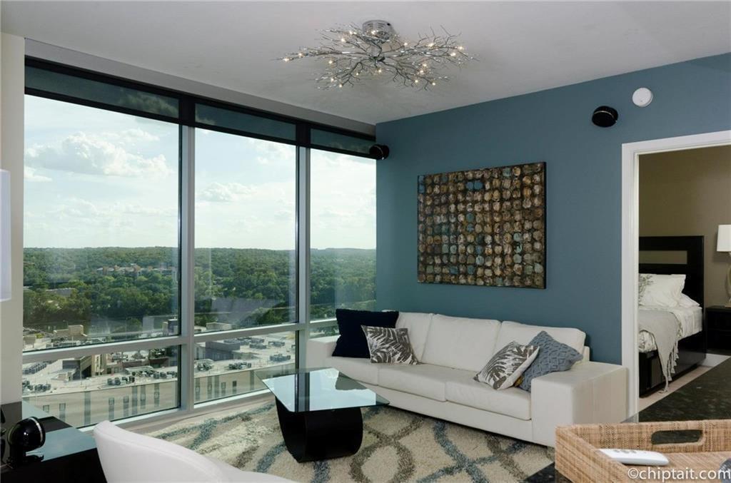 300 Bowie St - Photo 1