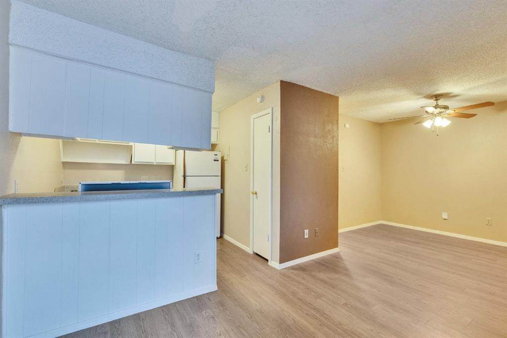 400 34th St - Photo 1