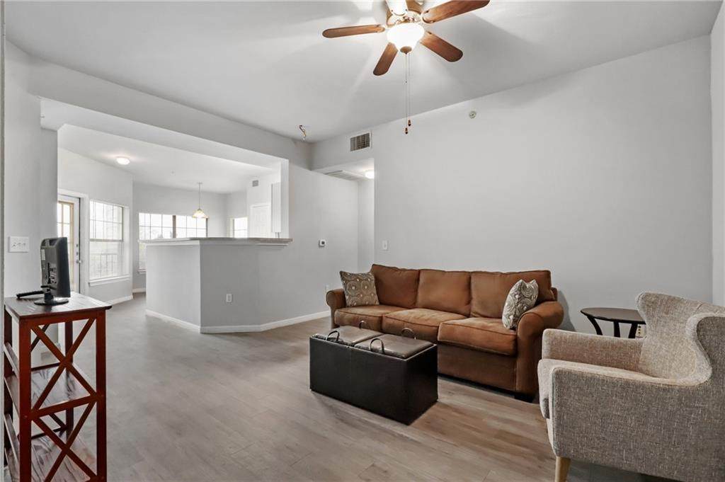 2320 Gracy Farms Ln - Photo 1
