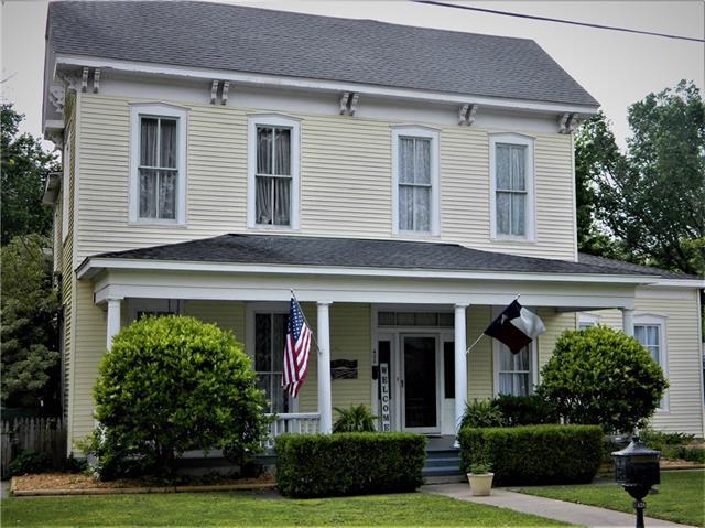 426 Front St - Photo 1