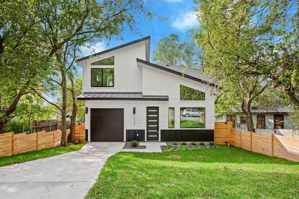 2103 E 8th St - Photo 1