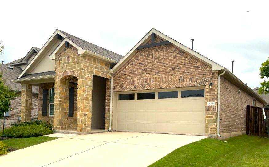 2201 Bobtail Pass - Photo 1