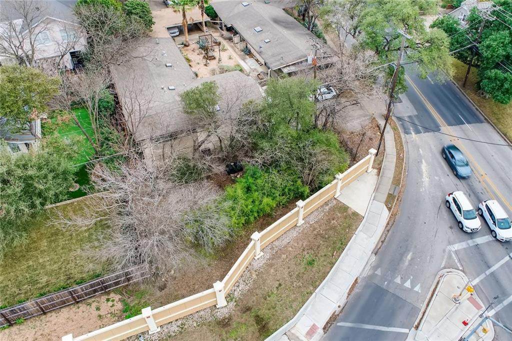 2403 Hartford Rd - Photo 1