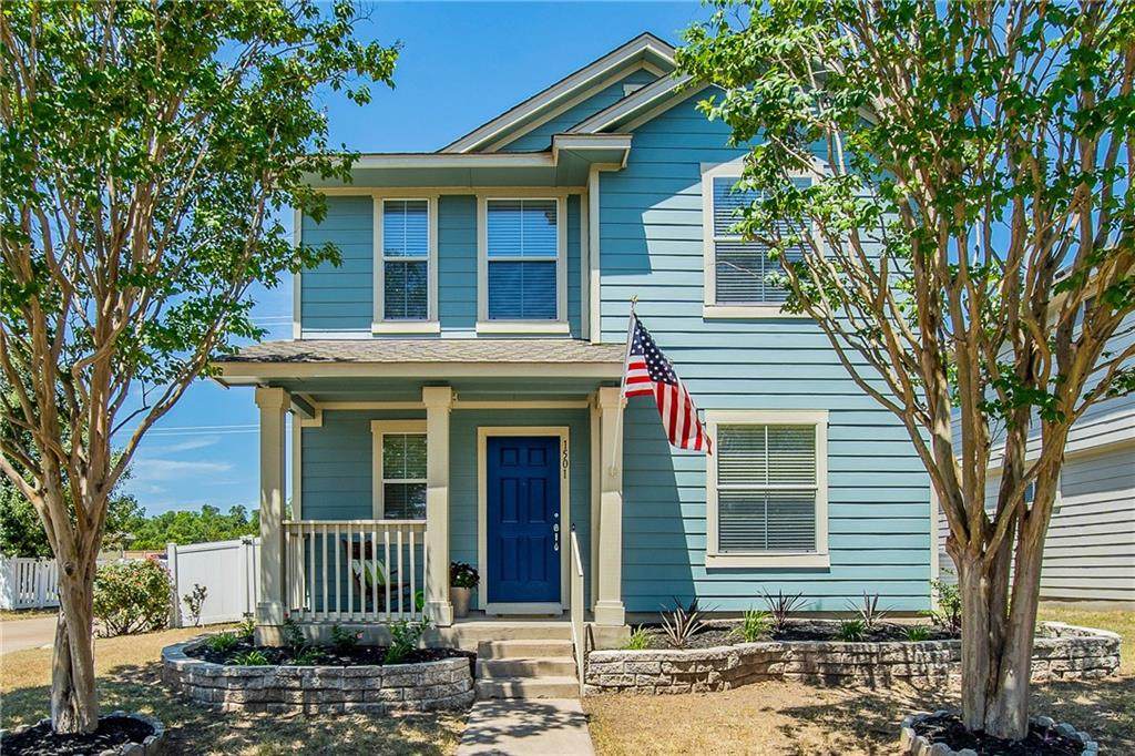 1501 Davis Mountain Loop - Photo 1