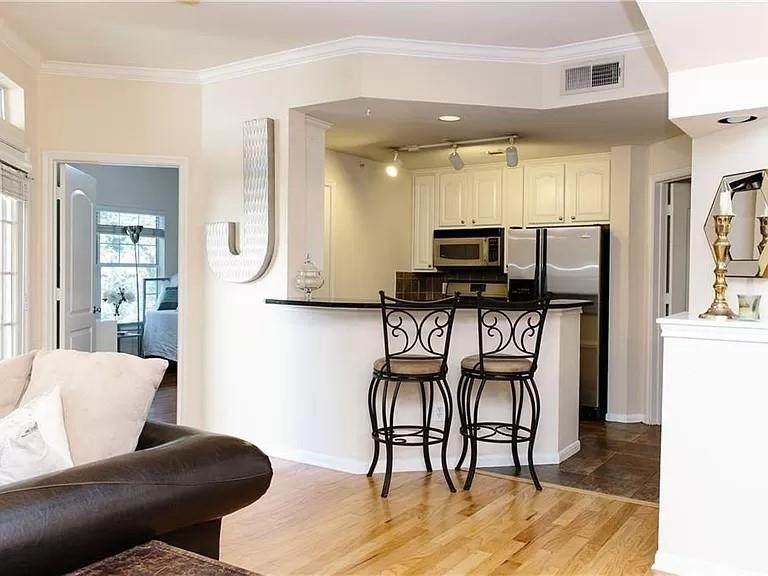 9525 Capital Of Texas Highway - Photo 1