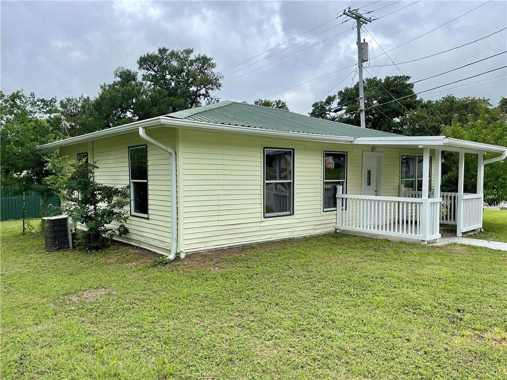563 Horton St - Photo 1