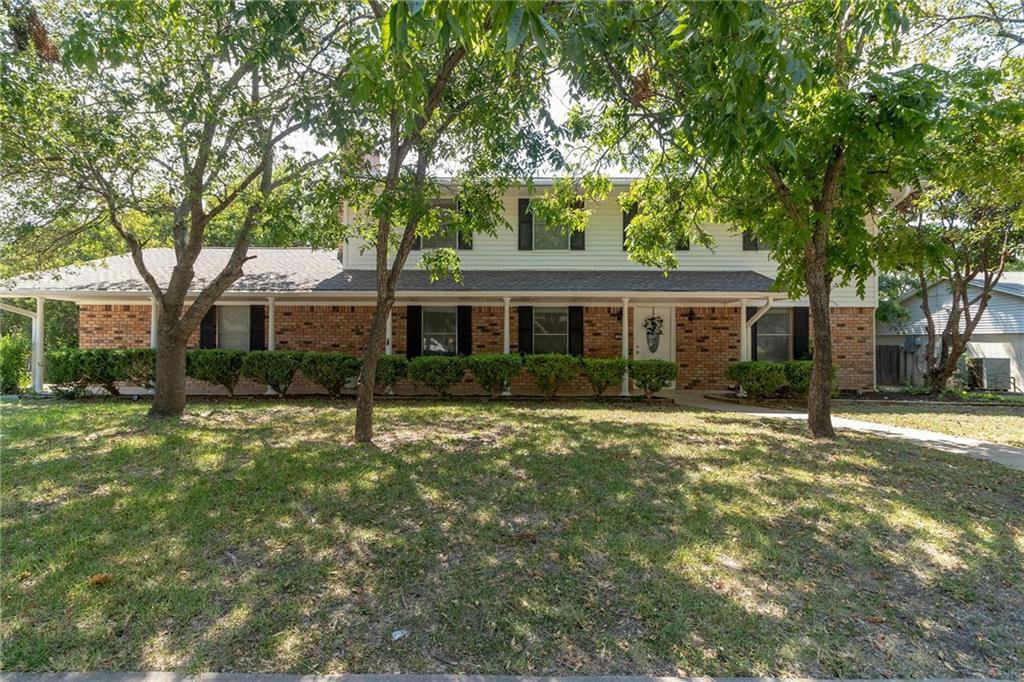 202 Live Oak Dr - Photo 1
