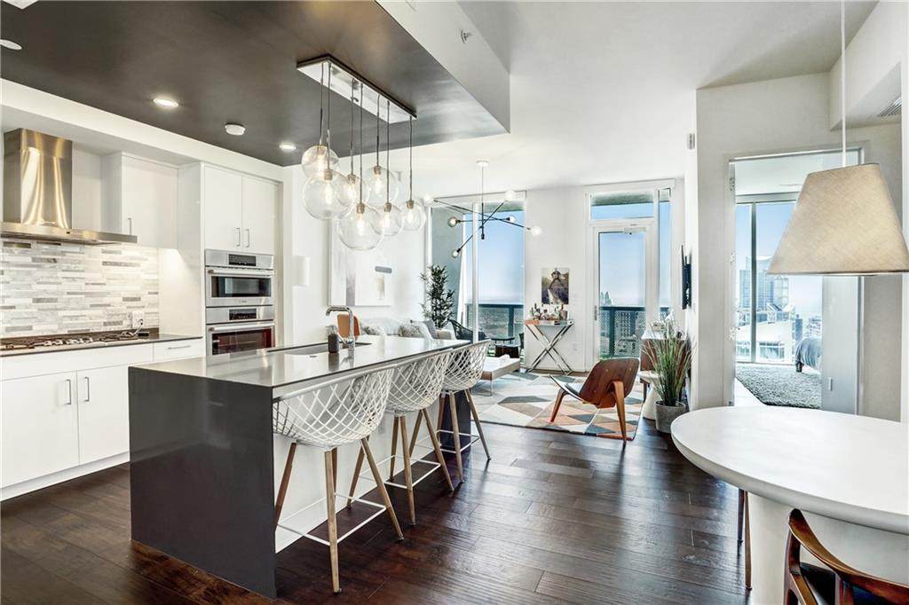 301 West Ave - Photo 1