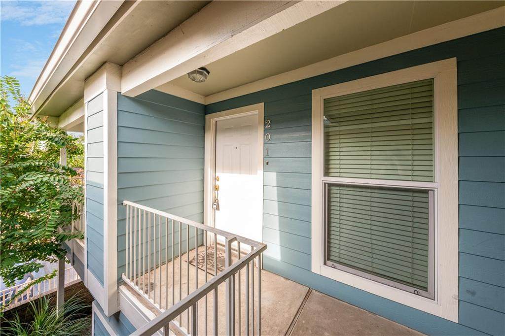 400 35th St - Photo 1