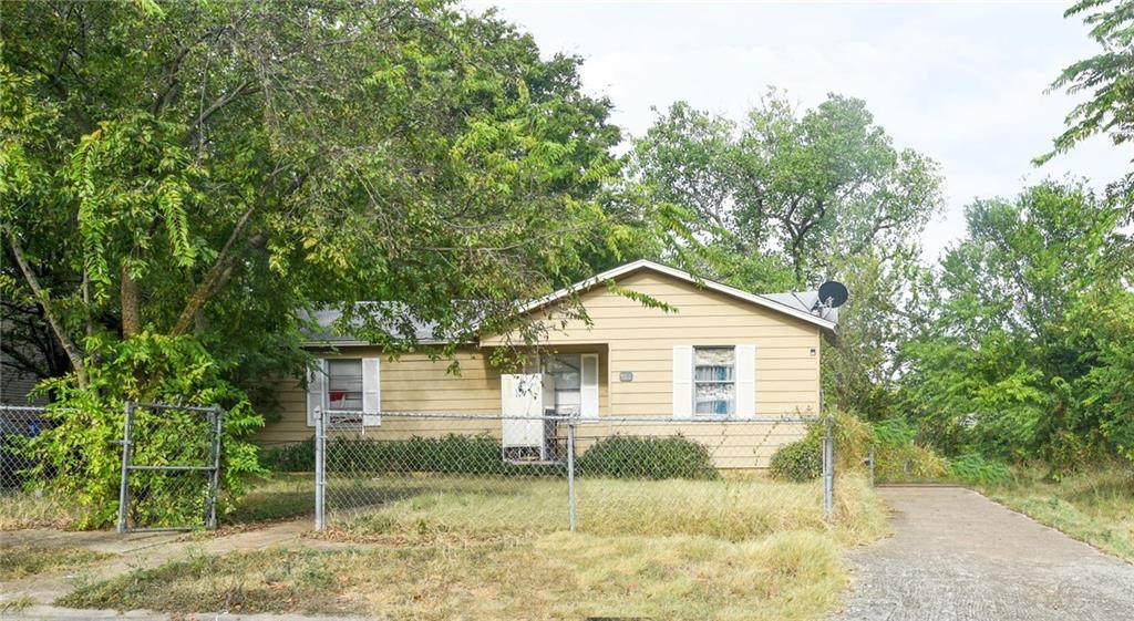 202 Marston St - Photo 1