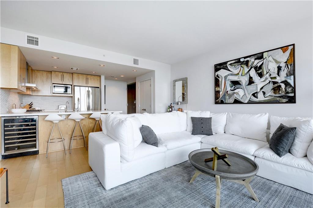 300 Bowie St - Photo 1