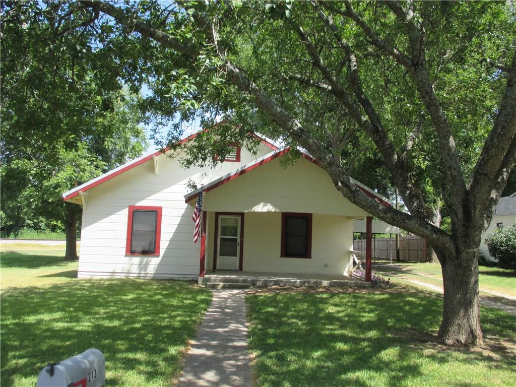 213 8th St - Photo 1