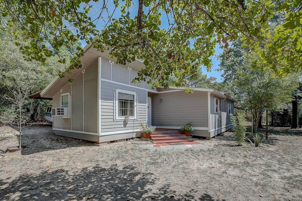 109 Travis Rd - Photo 1