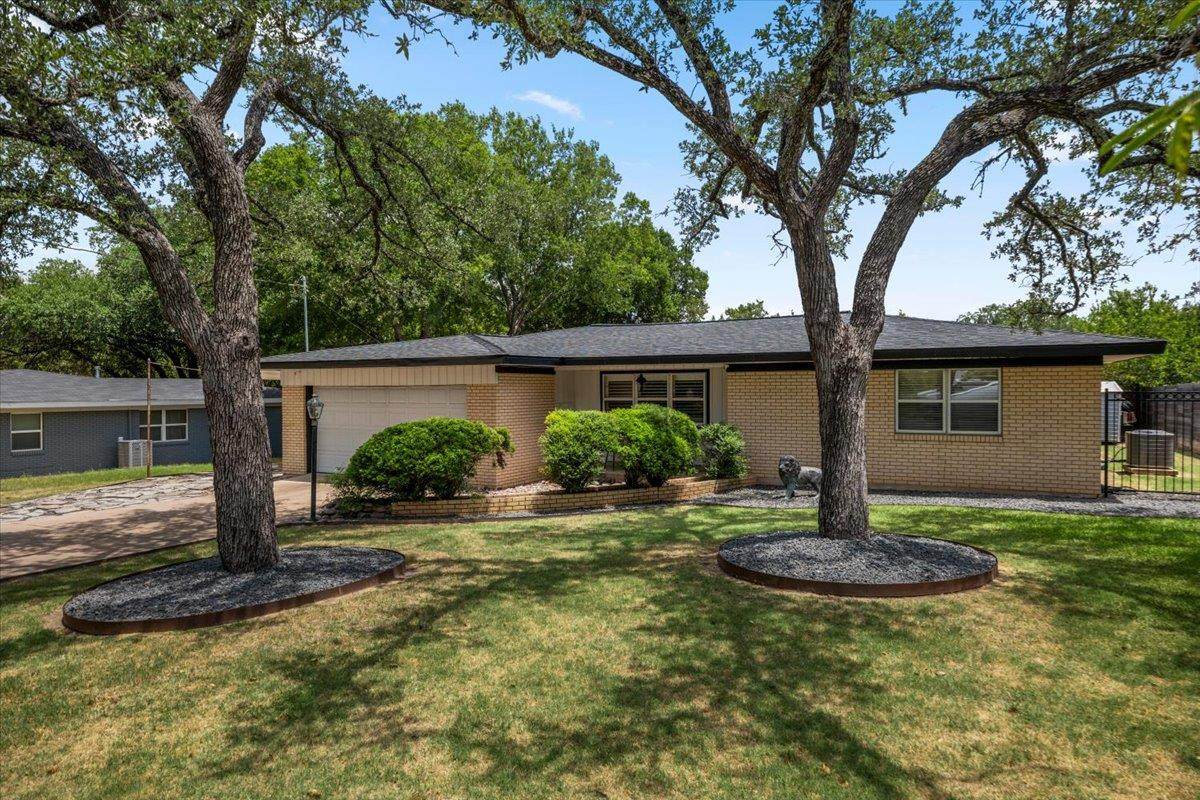 11901 Oak Trl - Photo 1