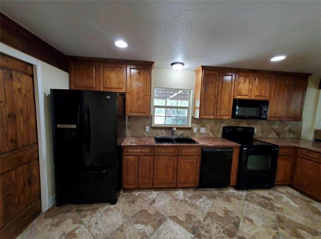 266 Matthews Cv - Photo 1