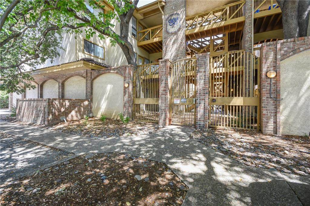 806 24th St - Photo 1