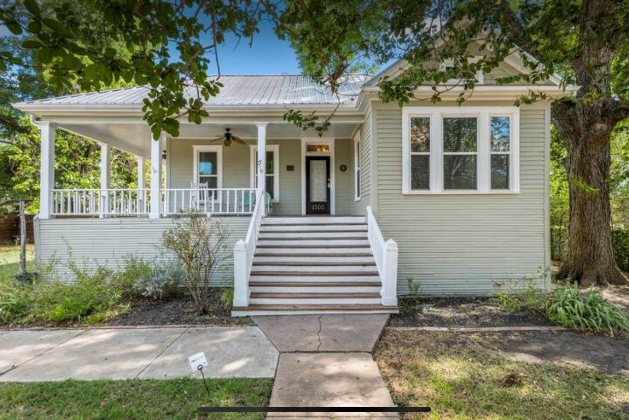 1305 Pine St - Photo 1