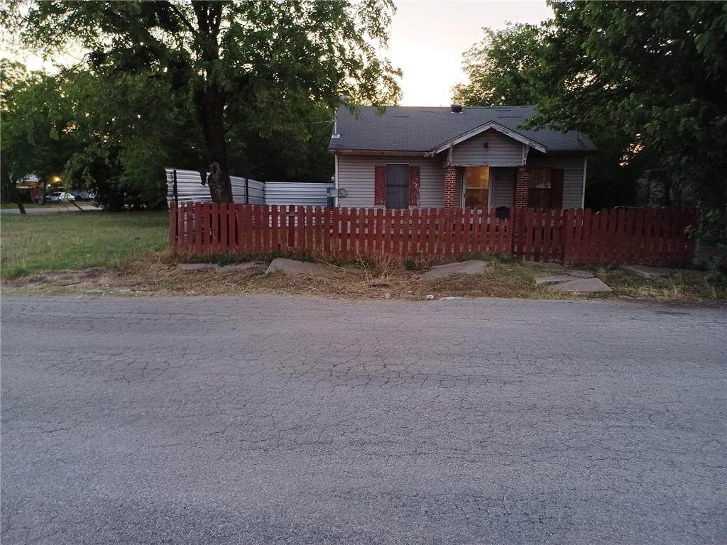 1521 Baylor Ave - Photo 1
