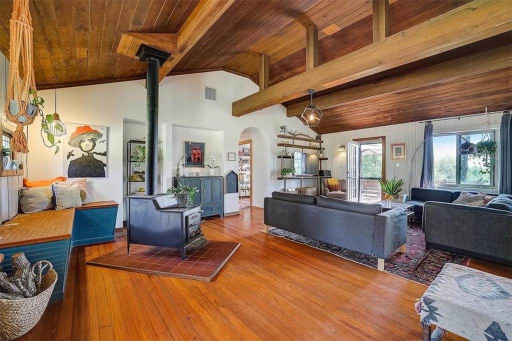 317 Walnut Creek Rd, Bastrop, TX 78602 (2948659) Nik Shehu Property