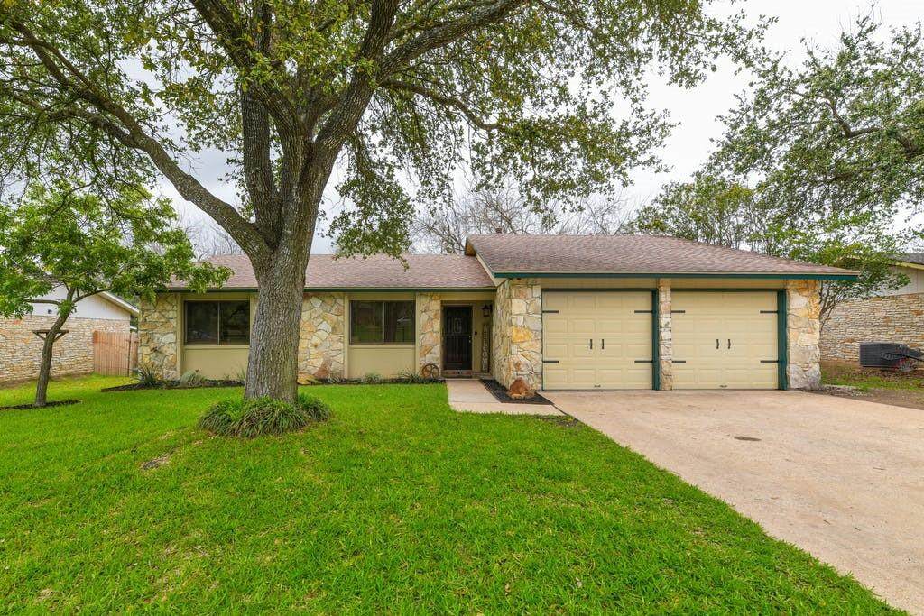 2207 Carolyn Dr - Photo 1
