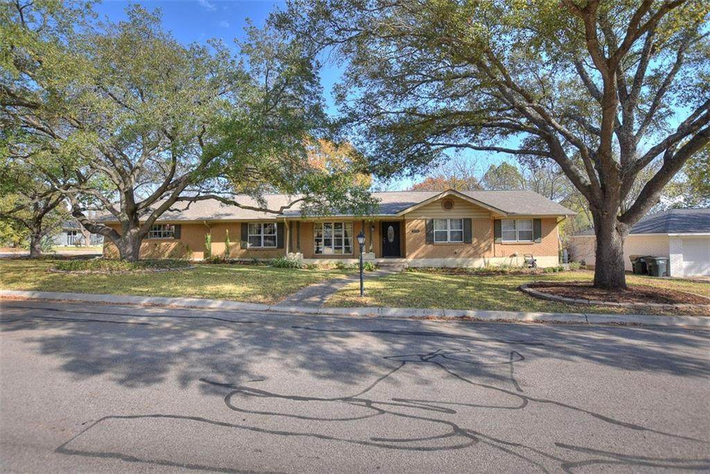 1601 Mimosa St - Photo 1