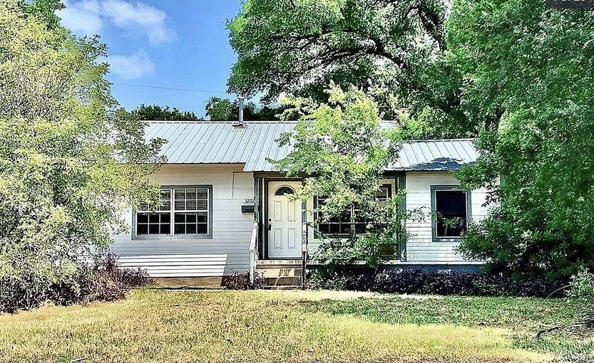 3203 Merrie Lynn Ave - Photo 1