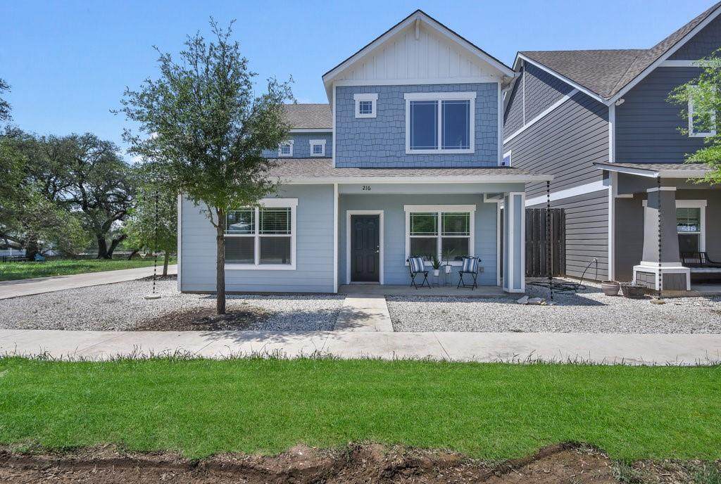 216 Munro St - Photo 1