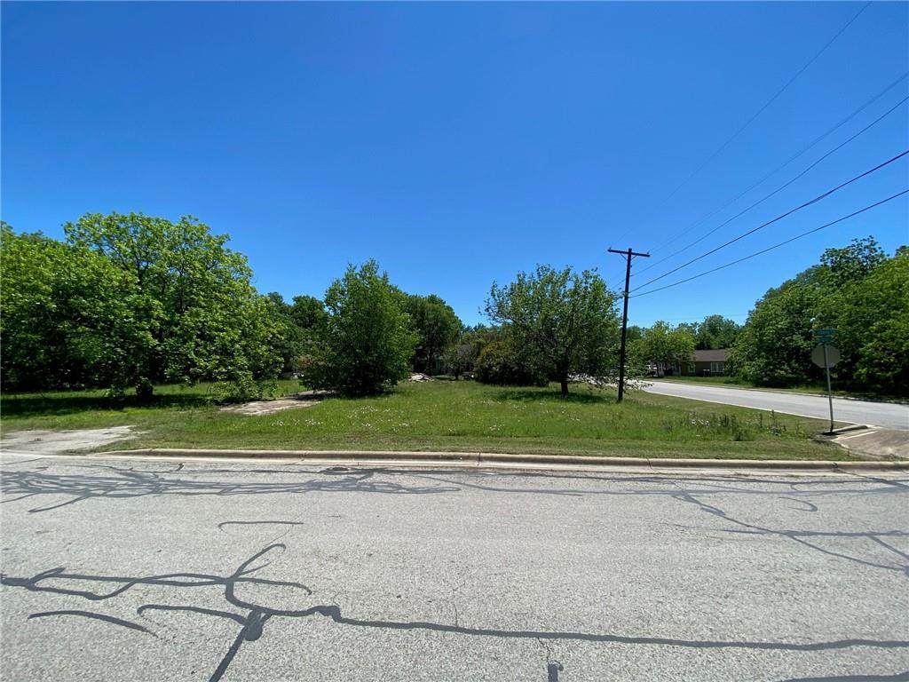 401 Liberty Ave - Photo 1