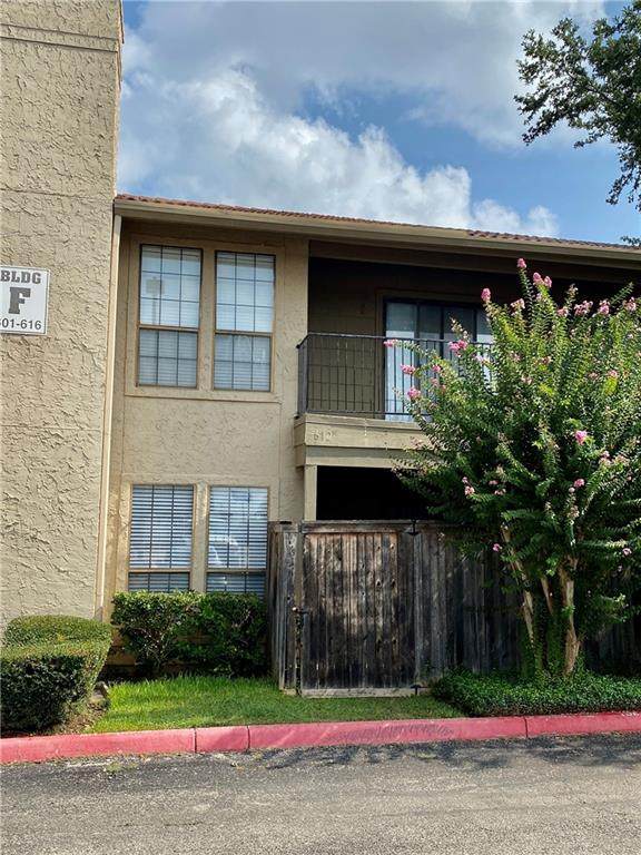 1202 Thorpe Ln - Photo 1