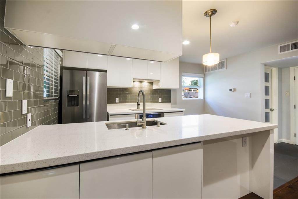 3110 Red River St - Photo 1