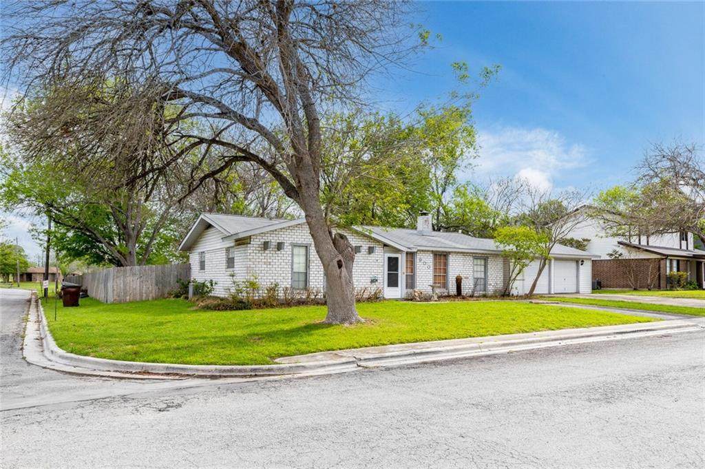 900 Monte Vista Dr - Photo 1