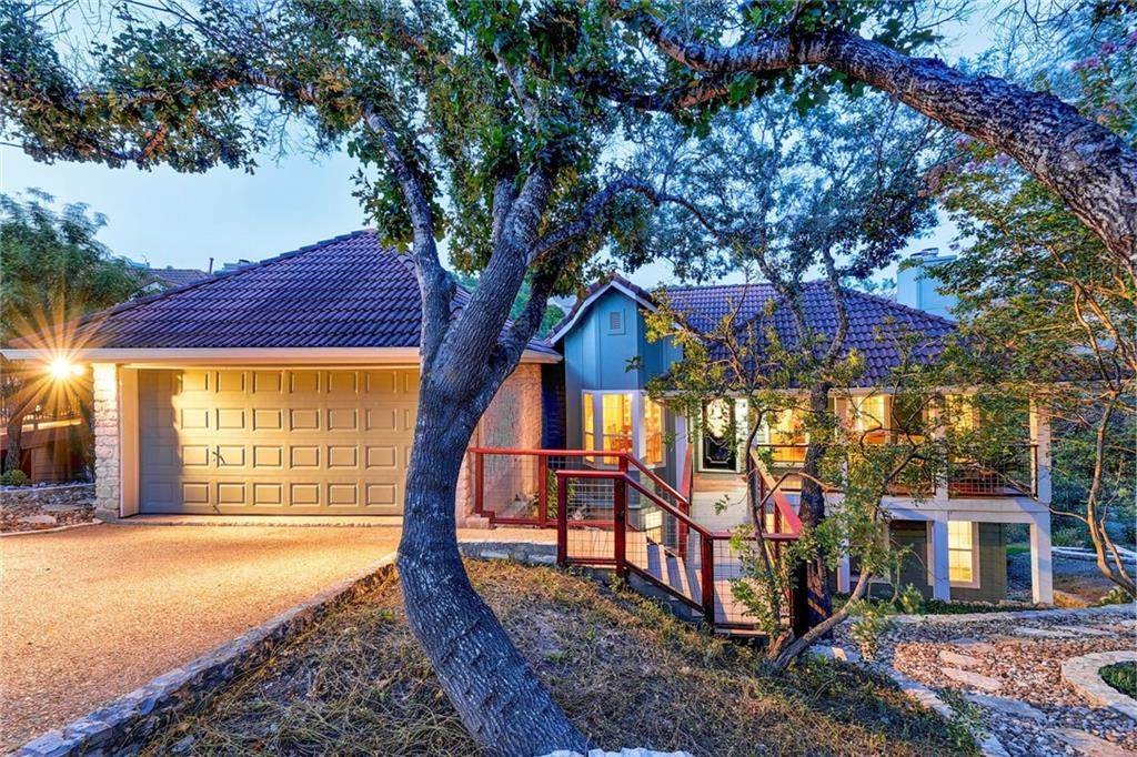 4702 Hickory Holw - Photo 1