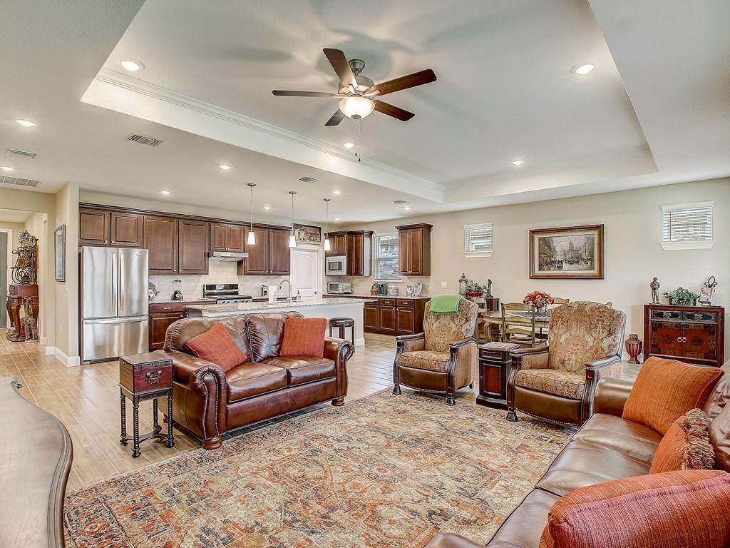 1102 Hanging Star Ln - Photo 1