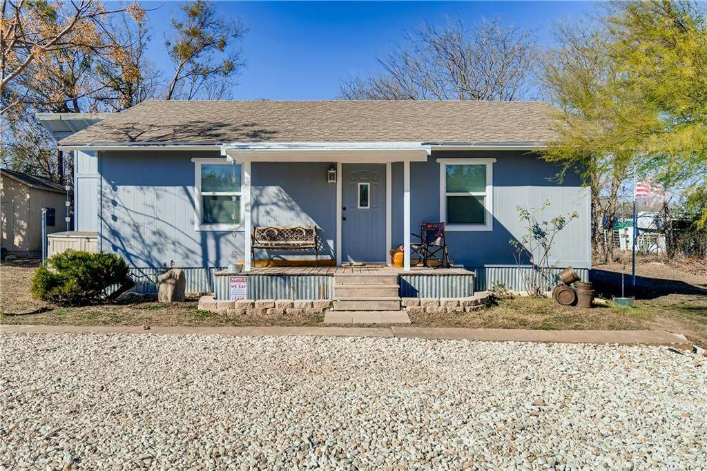 350 Private Road 910 - Photo 1