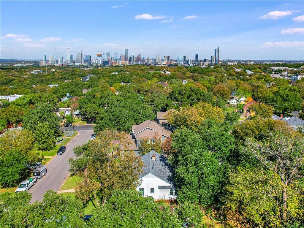2305 Forest Ave - Photo 1