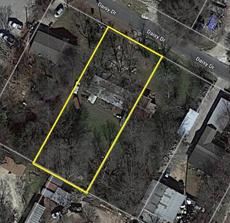 2211 Daisy Dr - Photo 1