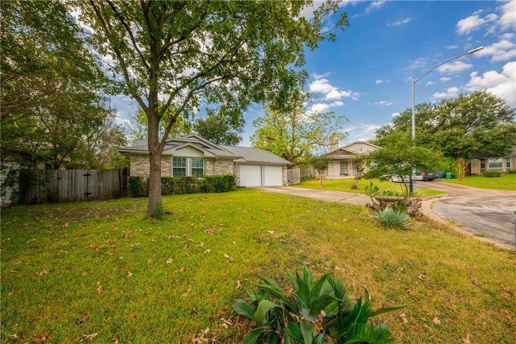 1623 Charolais Dr - Photo 1