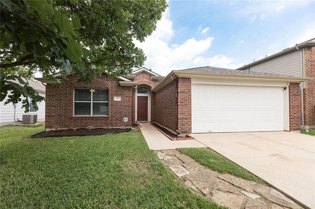 196 Spruce Dr - Photo 1