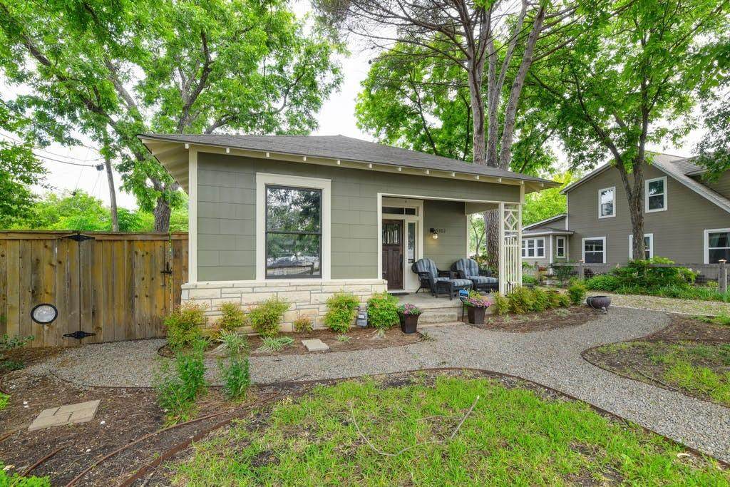 5202 Grover Ave - Photo 1