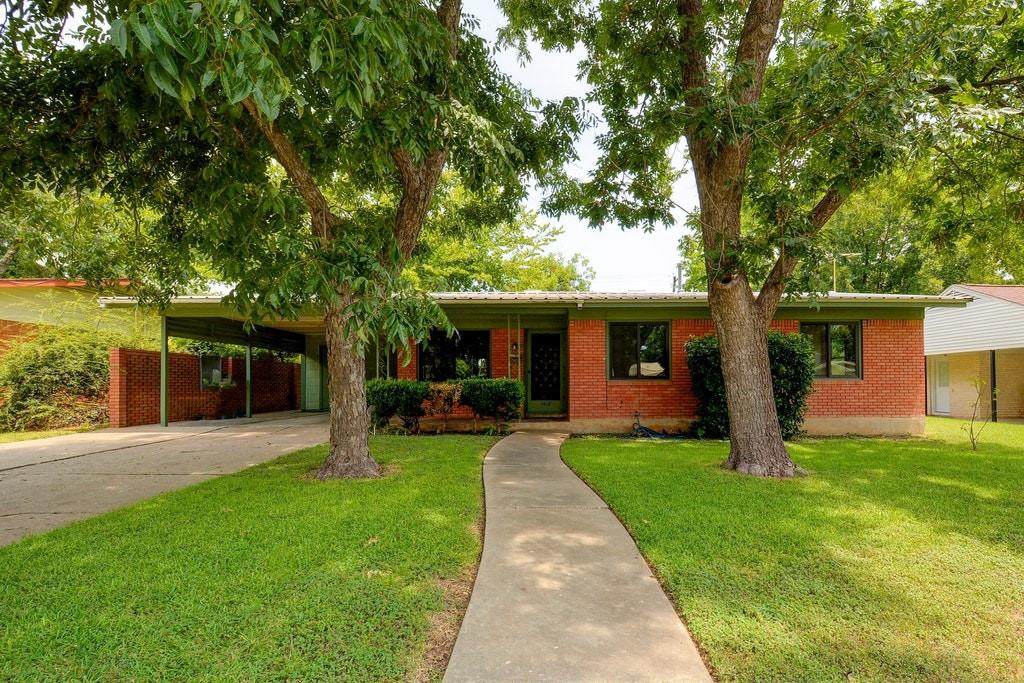 1412 Ridgemont Dr - Photo 1