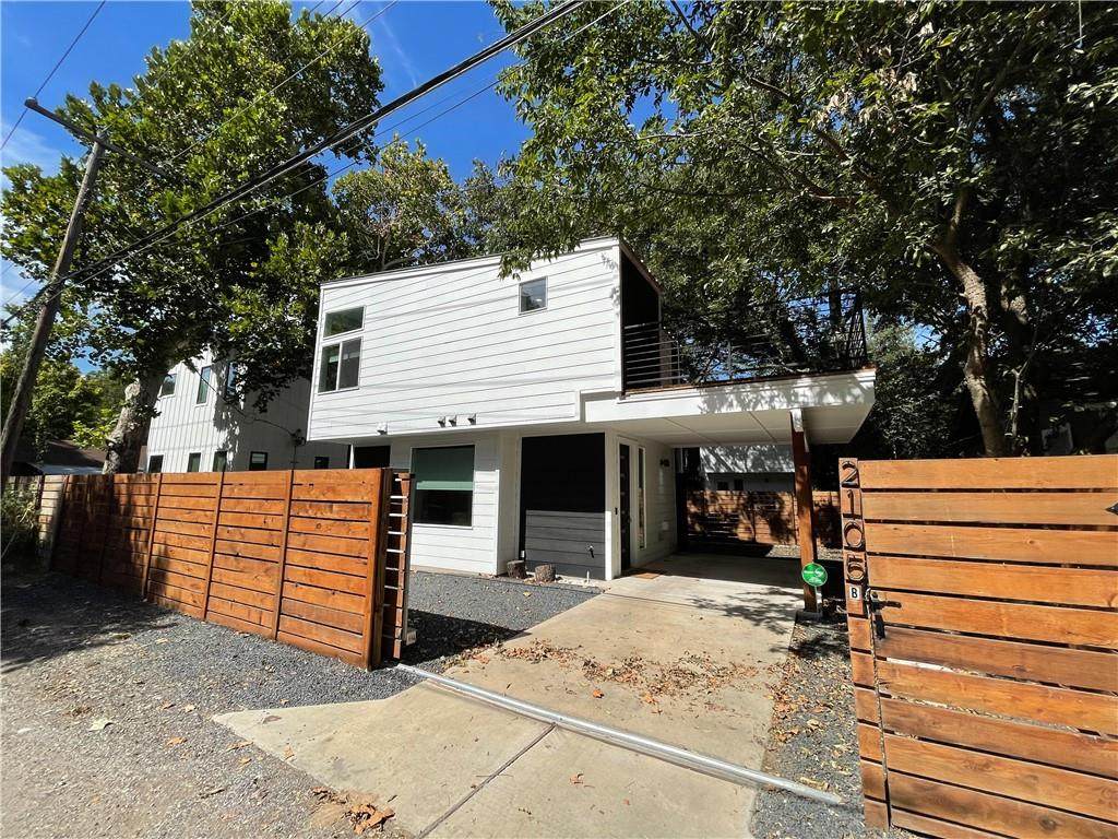 2105 Haskell St - Photo 1